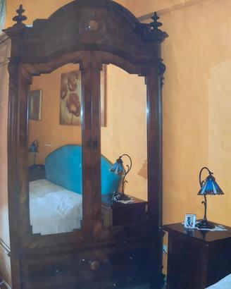 armadio da antiquariato 