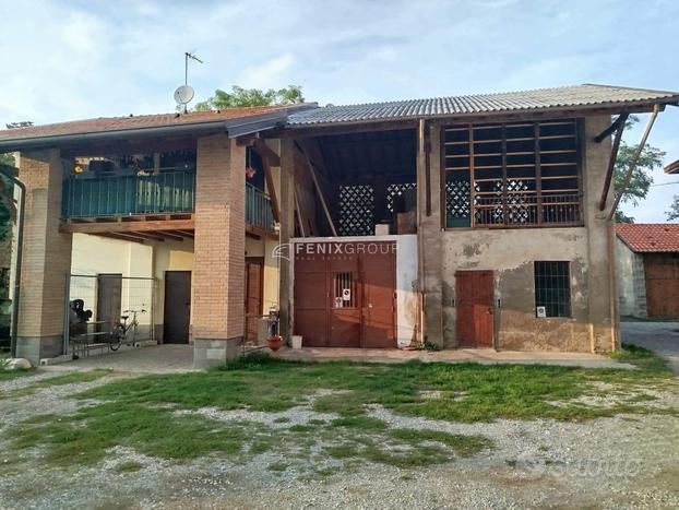 RUSTICO IN CASCINA SEREGNA 1 A CAPONAGO