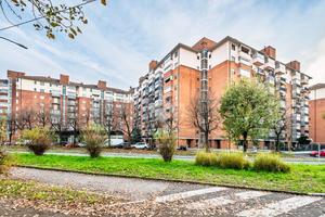 5 LOCALI A VENARIA REALE