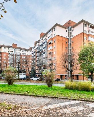 5 LOCALI A VENARIA REALE