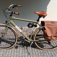 bicicletta nuova - stile retrò con borse