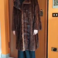 pelliccia di visone marrone scuro