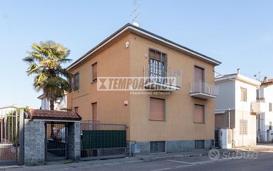 2 LOCALI LIBERO SUBITO SENZA SPESE CONDOMINIALI!