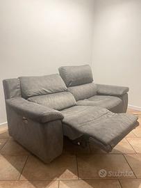 Divano con doppio relax
