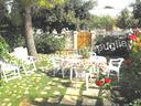 settembre-villaang-mare-ostuni-giardino-a-c-5posti