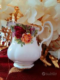 Lattiera Royal Albert Old country roses 