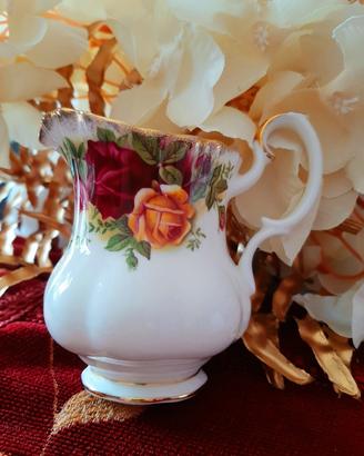 Lattiera Royal Albert Old country roses 