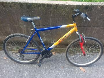 Bicicletta MTB SHIMANO FORCELLA AMMORTIZZATA 26"
