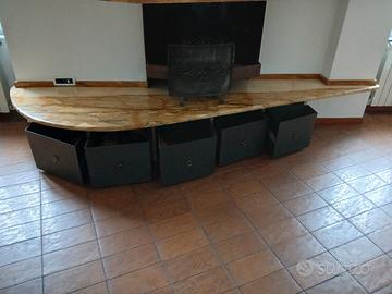 Ripiano di marmo per camino 