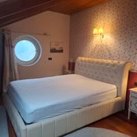 letto matrimoniale, contenitore  similpelle usato