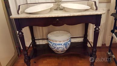 Lavamani antico con piano in marmo