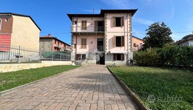 BIFAMILIARE A CASTELLO DI ANNONE