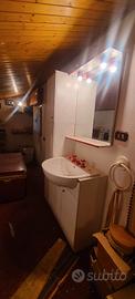 Mobiletto bagno con lavandiino