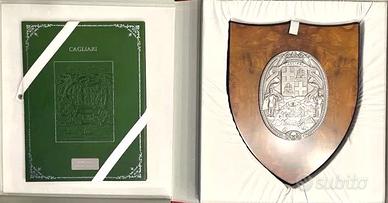 Scudo in legno stemma di Cagliari in metallo