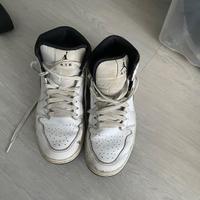 nike Jordan bianche e nere nr 42