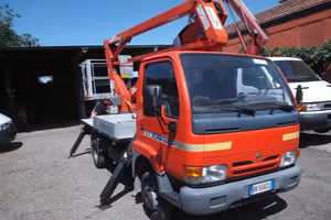 AUTOPIATTAFORMA 17 METRI