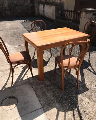 Tavolo da cucina con 4 sedie