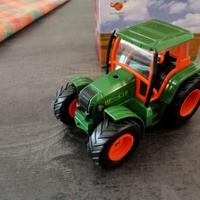 Trattore giocattolo accendino