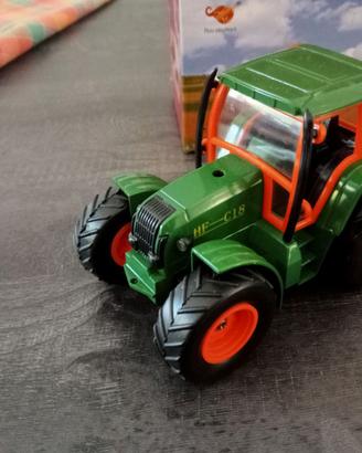 Trattore giocattolo accendino