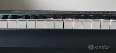 YAMAHA P-105 Pianoforte  + alimentatore e supporto