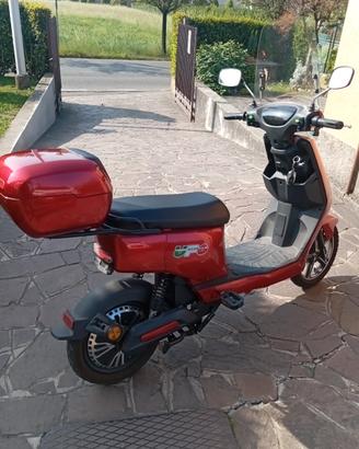 bicicletta elettrica UFO ECOBIKE