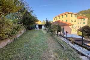 4 LOCALI A GENOVA