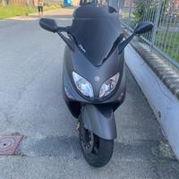 Yamaha t-Max anno 2004