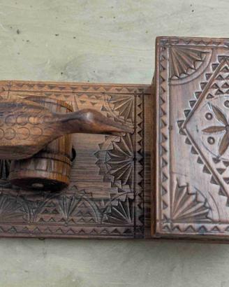 Soprammobile vintage in legno