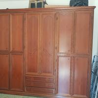 armadio, comò, comodini e specchio 