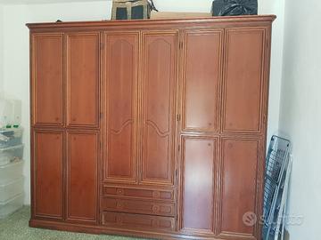 armadio, comò, comodini e specchio 