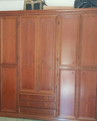 armadio, comò, comodini e specchio 