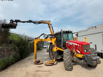 Massey Ferguson 7475 con Braccio GreenTech