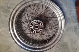 cerchio e sella Harley Sportster