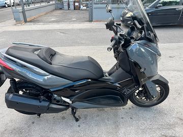 scooter T max tek ma