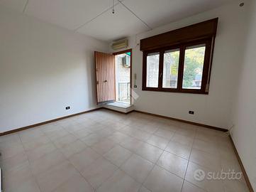 MONOLOCALE A PALERMO