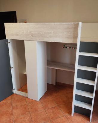 Letto a soppalco con cabina armadio