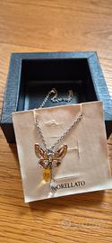Collana con pendente a farfalla