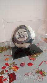 pallone da calcio autografato da Cristiano Ronaldo
