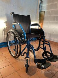 Carrozzina per disabili pieghevole