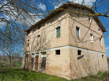 Casa colonica con corte