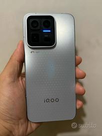 Vivo iQOO 15 ultra 16+512GB argento