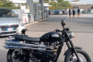 Triumph scrambler 900