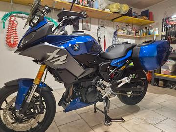 BMW  F 900 XR