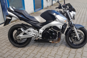 Suzuki GSR 600