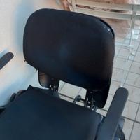 sedia a rotelle elettrica per disabili 
