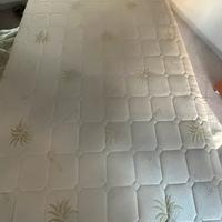 Materasso una piazza e mezzo come NUOVO -m