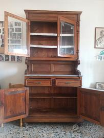 vetrina della bisnonna, quadri , lampadari lampade