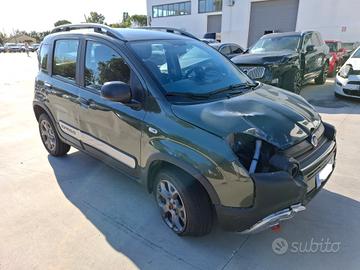 Fiat Panda 4X4 Cross 0.9 - SINISTRATA -