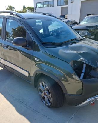 Fiat Panda 4X4 Cross 0.9 - SINISTRATA -