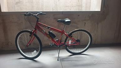 Bici MTB 24" colore rosso